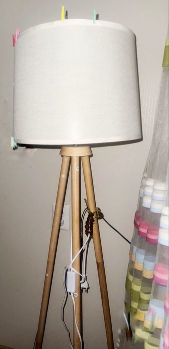 Продам напольный светильник