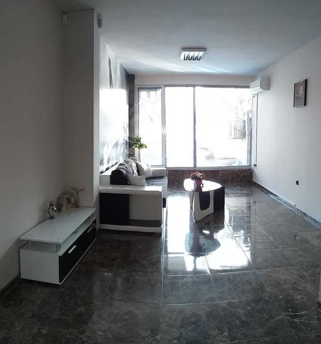 Дава се под наем Магазин в Търговище, Център - 50 кв.м за 229.5 € - Снимка #1