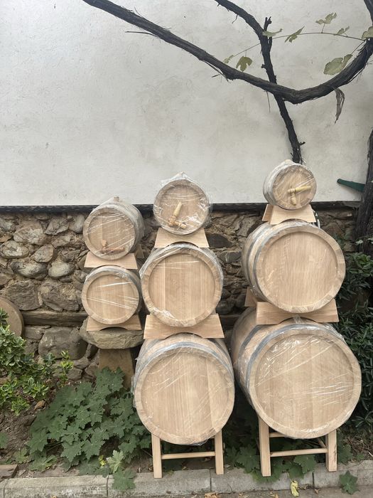 Дъбови бурета и бъчви
