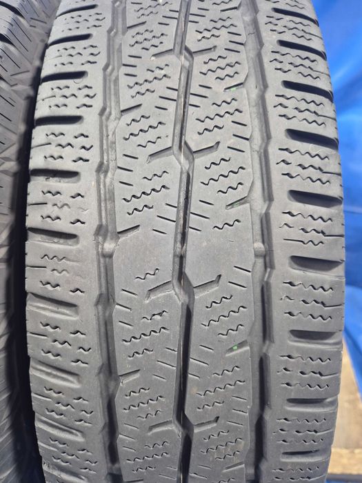 205/75/16c TOYO 113/111