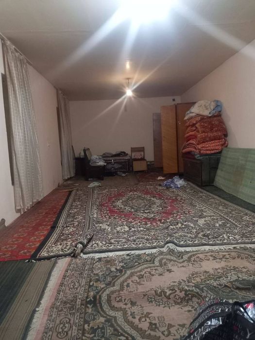 Hovli sotiladi Sebzor Riviera makro orqasida