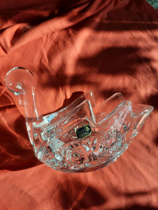 Красив кристален лебед на Бохемия я