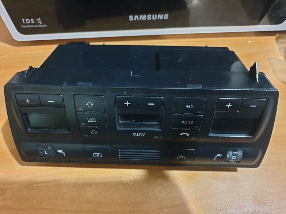 Продам блок управления климатом ауди а6 с5