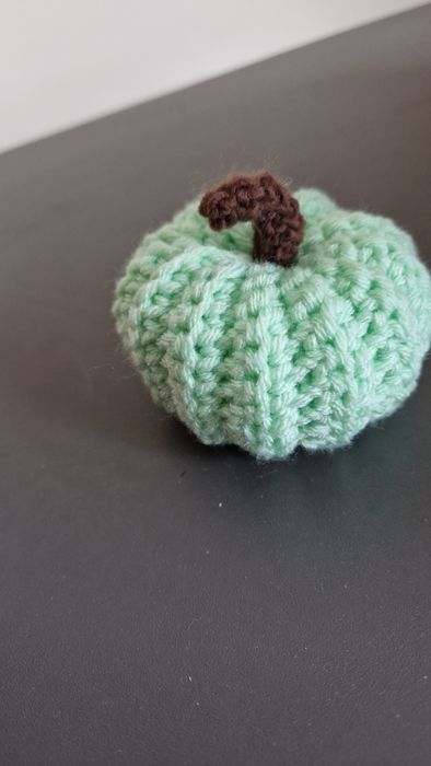 Декоративни тикви.Плетени на една игла!