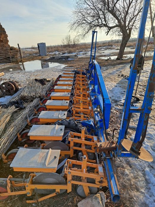 Сеялка 12 рядная