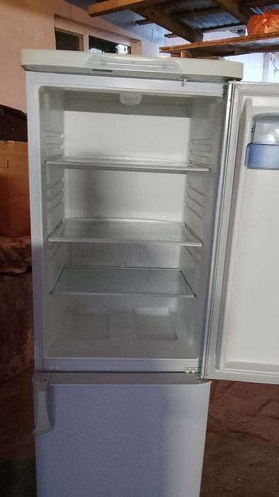 Продам холодильник