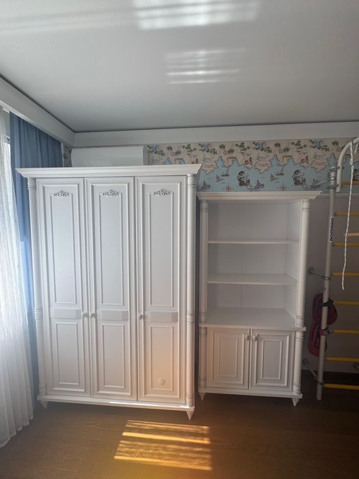 Продам детский шкаф и шкаф книжный