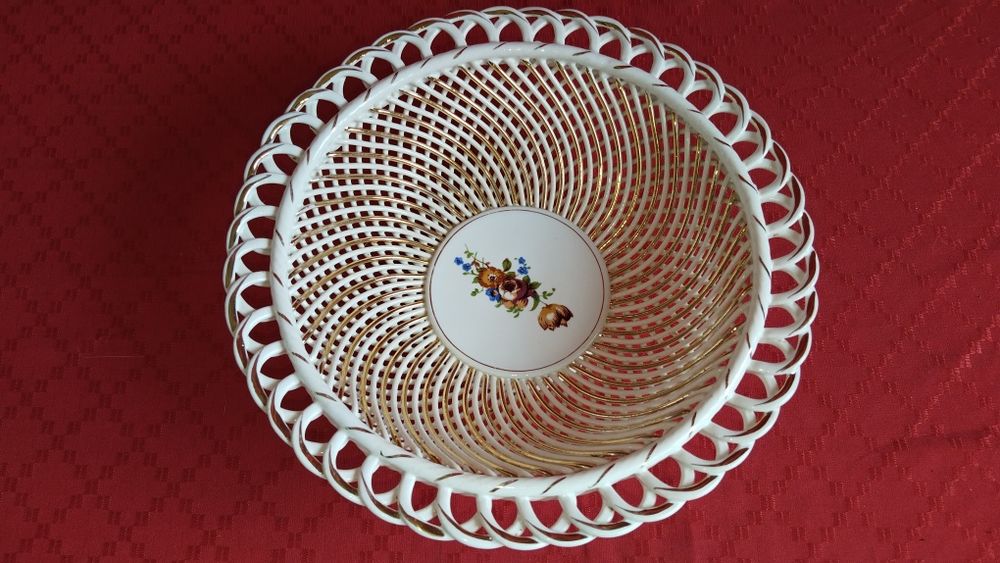 Фарфоровая фруктовница