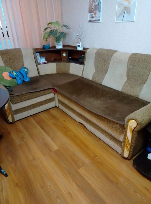 Диван угловой  продам