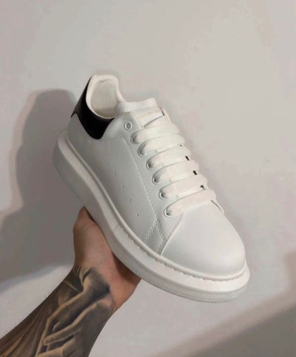 Alexander McQueen la DOAR 249 LEI