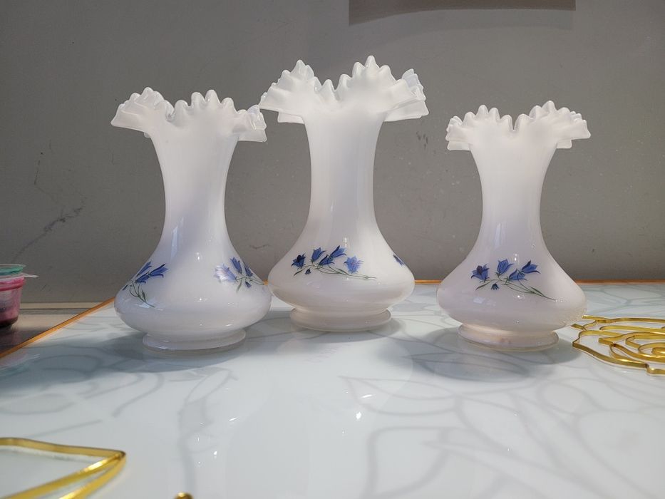 Вазы винтажные с фистончатым краем