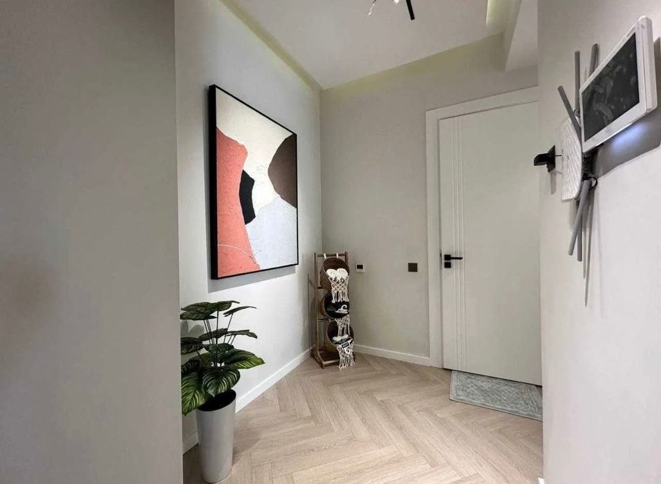 Миробод Ойбек л Сдается новая 2-х комнатная ,студия в элит комплексе