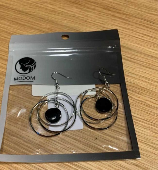 Продам серьги новые