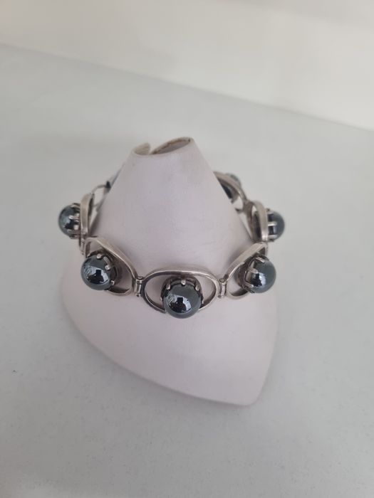 Красива стара сребърна гривна с 
 хематит