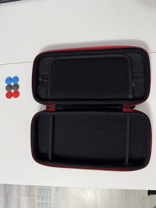 Geanta Nintendo Switch + Thumb Grips