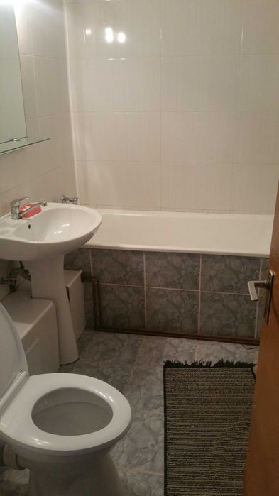 Inchiriez apartament 3 camere Teilor