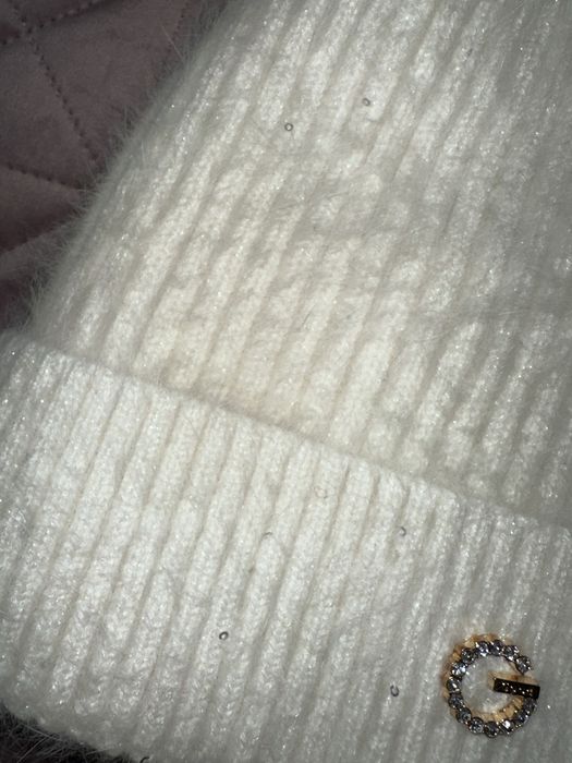 Зимна шапка с естествен пух