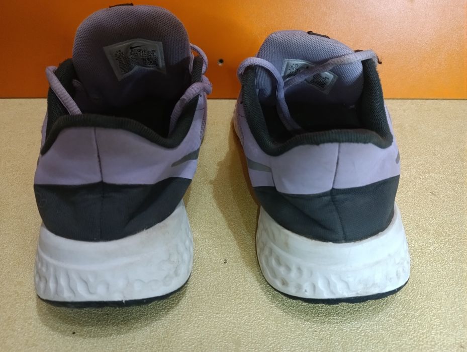 Nike Revolution N 39 - 27 лв