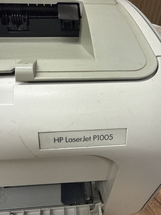 Продам лазерный принтер HP LaserJet P1005.