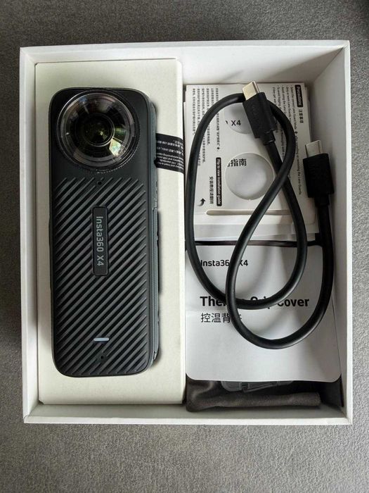 Insta360 x4 8k Action камера с пълен пакет от аксесоари