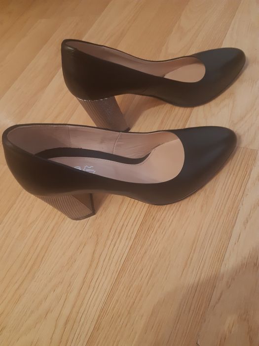 Дамски кожени обувки