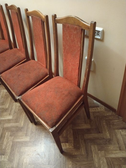 Продам 6 стульев.