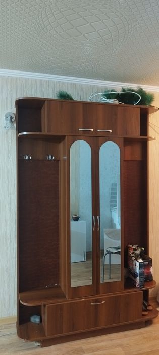 Прихожая шкаф продам