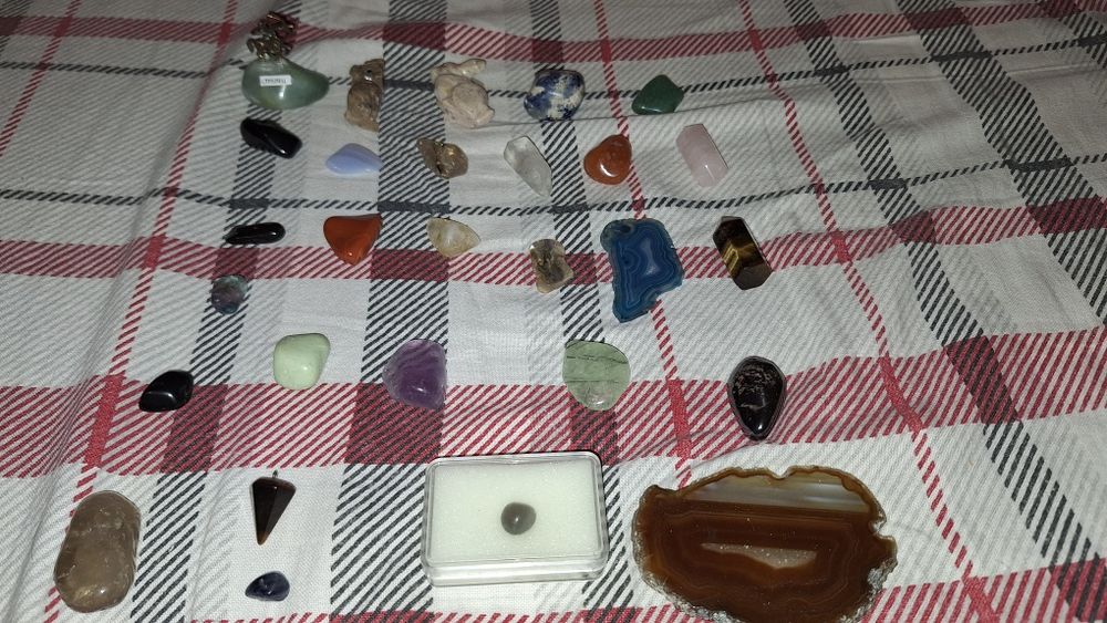 Кристали/Полу-скъпоценни камъни