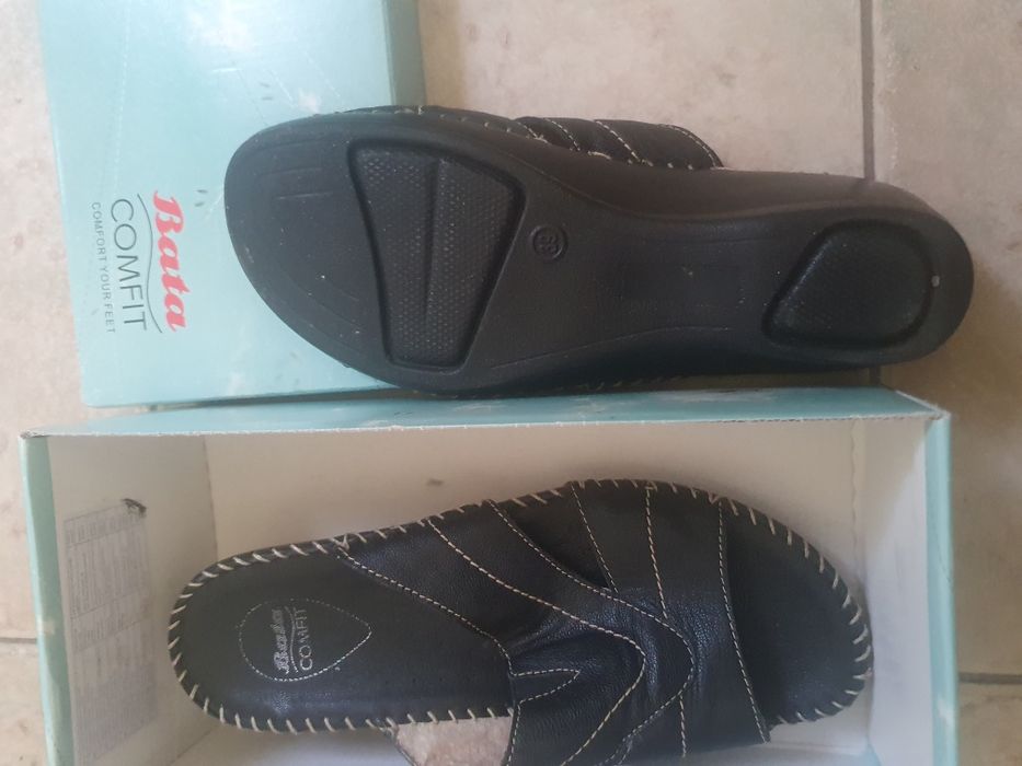 Продавам дамски сандали и обувки