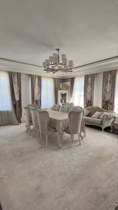 Продается своя 3-х комнатная квартира в центре