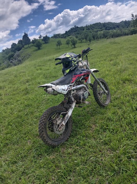 Vând cross 125 CC