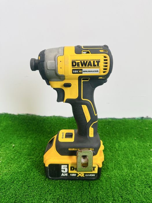 Impact Dewalt DCF887