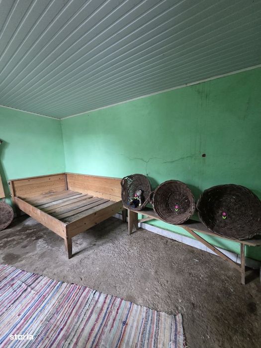 Se vinde casă 4 camere parter Zamostea Suceava 30.000euro + anexe