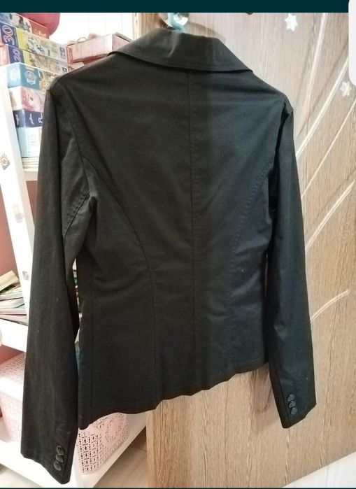 Дамско сако          .