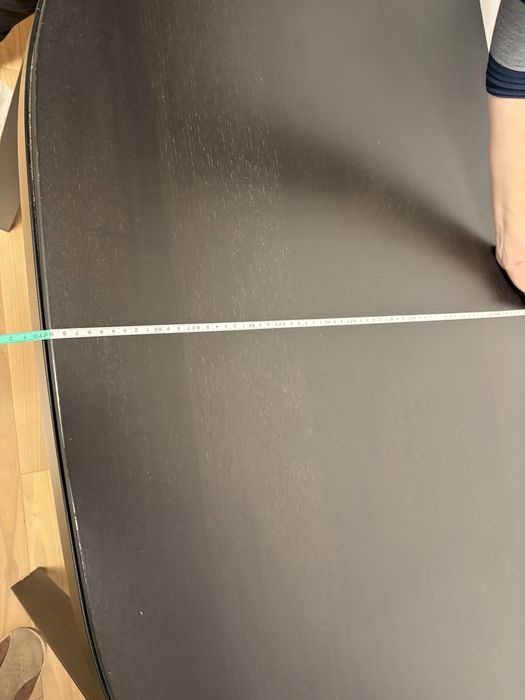 Birou Ikea Bekant negru-maro semi-rotund, cu organizator cabluri bonus