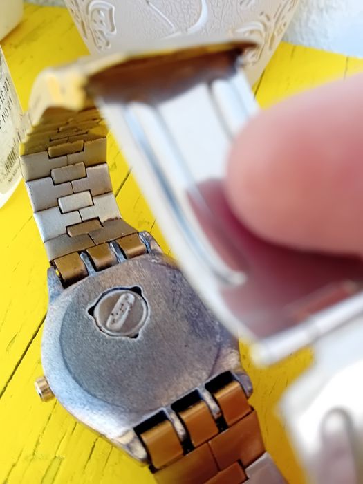 Швейцарски рядък часовник.SWATCH SWISS, SWATCH AG 2016. златист.