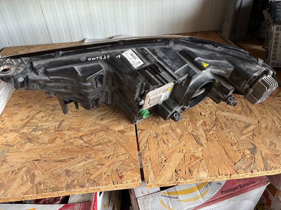 Alfa Romeo Stelvio Алфа Ромео Стелвио. Десен фар. Би-ксенон. 50552984.