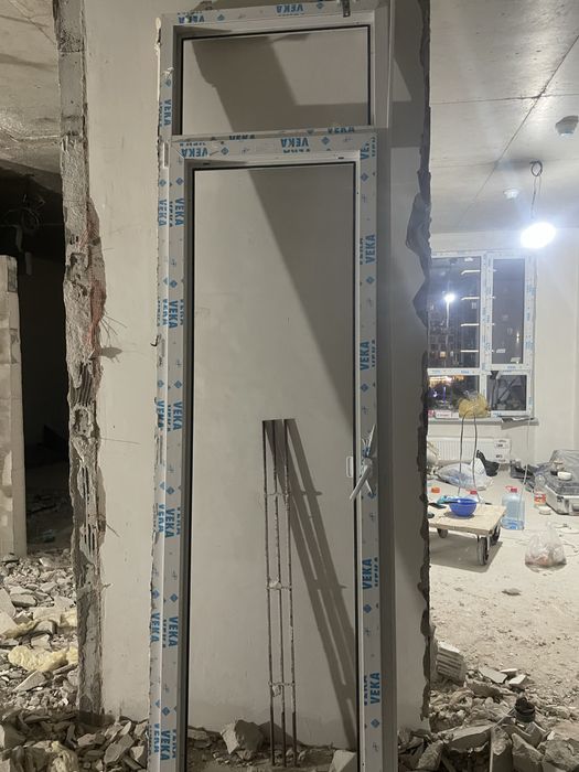 Пластик есік, айнектер