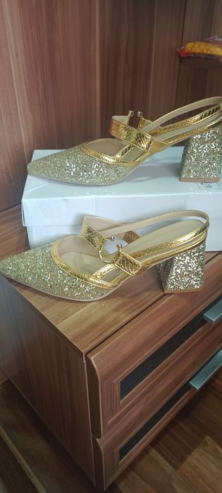 Продам женские красивые туфли