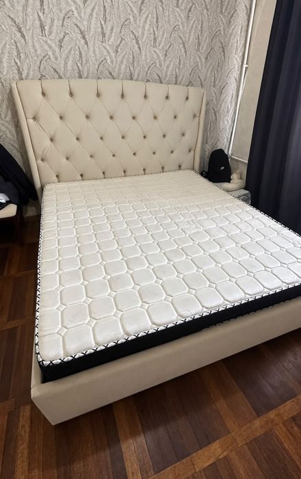 Продам кровать  с матрасом