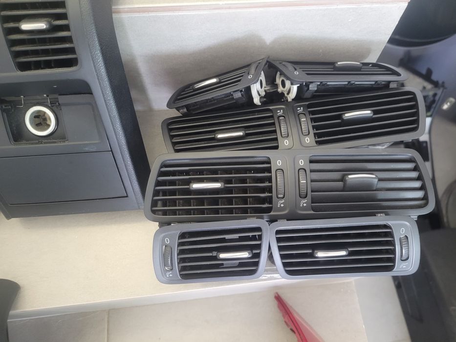 Grila Bord Vw Passat B6,B7