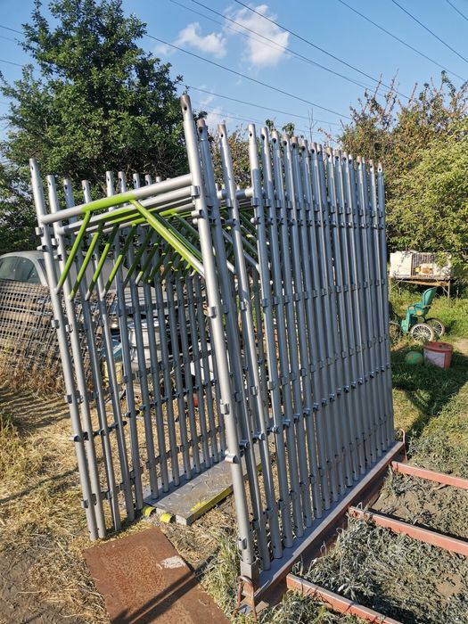 Inchiriez schela normala și ingusta