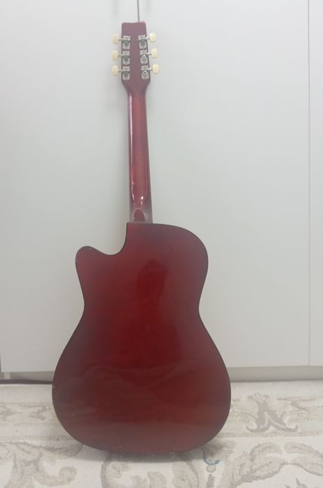 Акустическая гитара