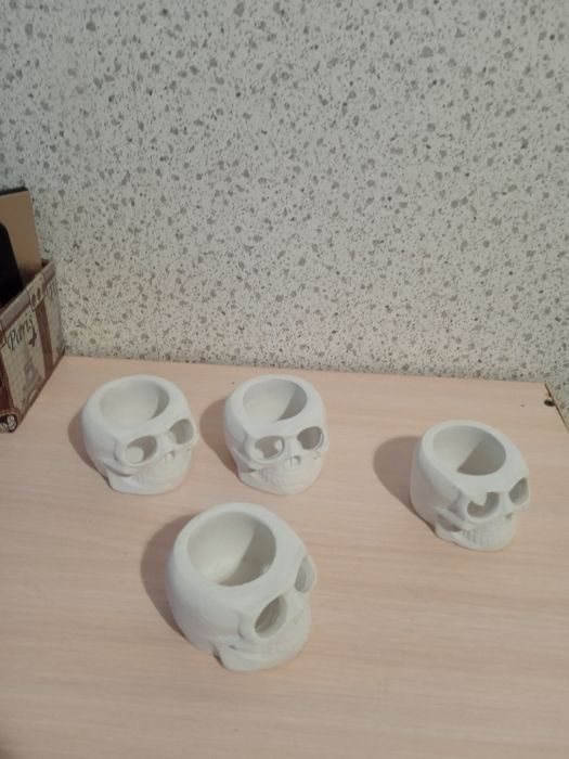 Подсвечники гипсовые "Череп"
