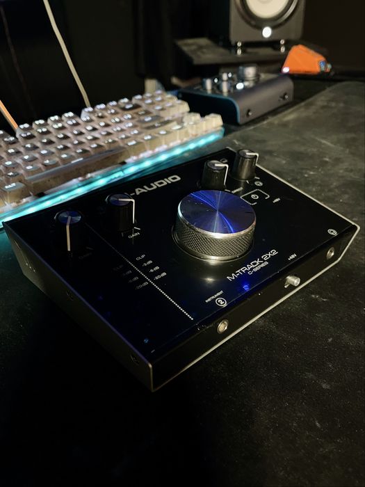 M-audio 2x2 звуковая карта