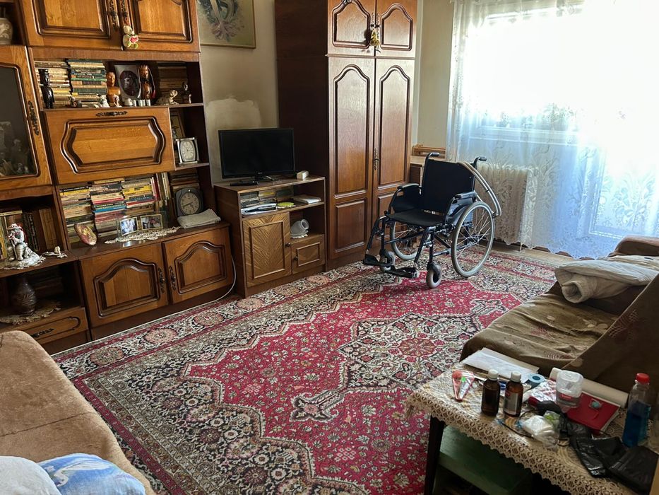 Apartament 3 camere decomandat , Sector 3 , Nicolae Grigorescu,1984