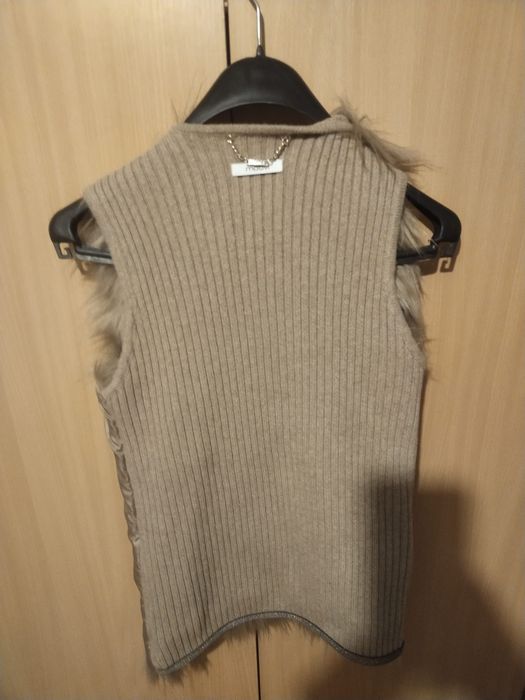 Vesta din blana femei