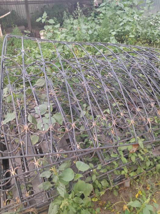 Продам решетки желеные для окон