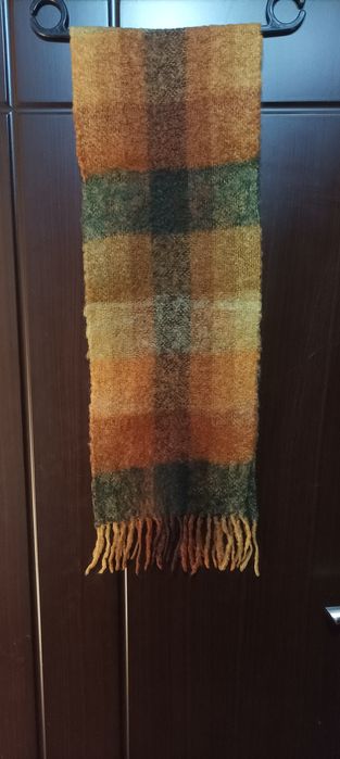 Шарфы женский и мужской.