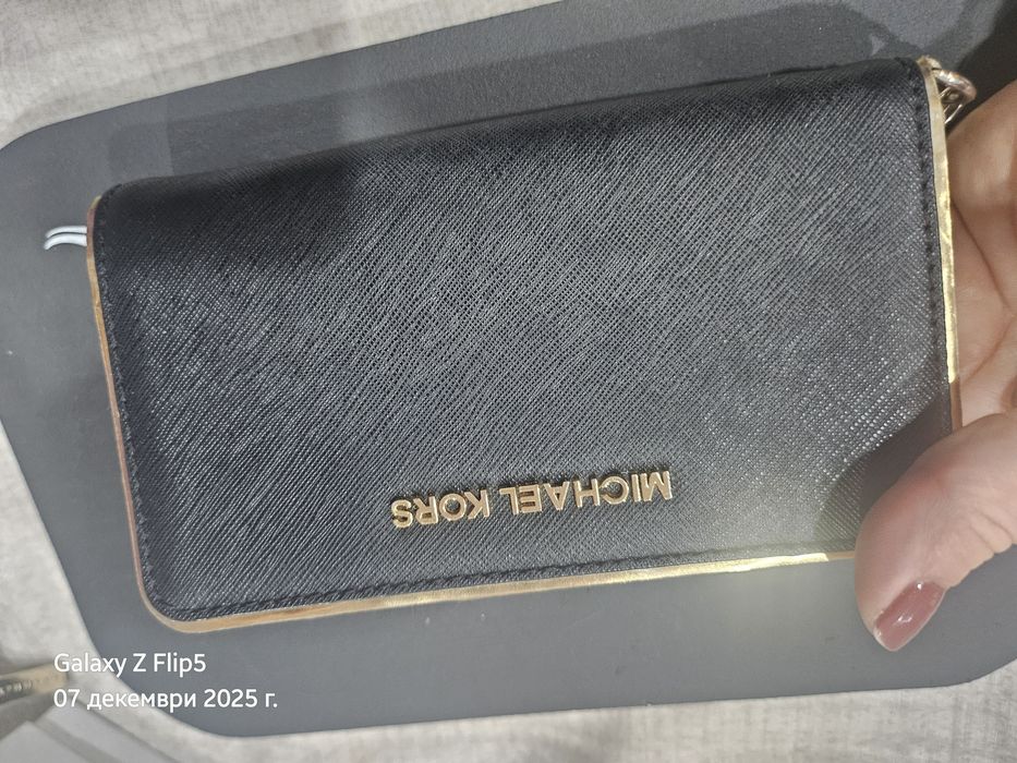 Портфейли Michael Kors